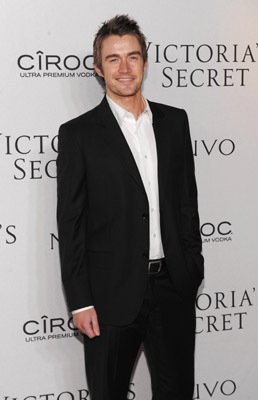 Фото - Роберт Бакли: 258x400 / 17 Кб