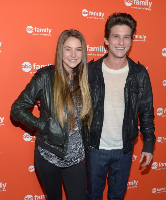 Фото - Шейлин Вудли: 640x771 / 83 Кб