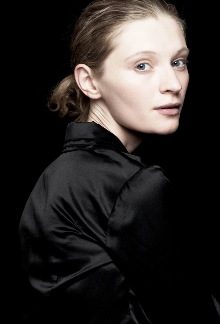 Фото - Агата Бузек: 709x1044 / 60 Кб