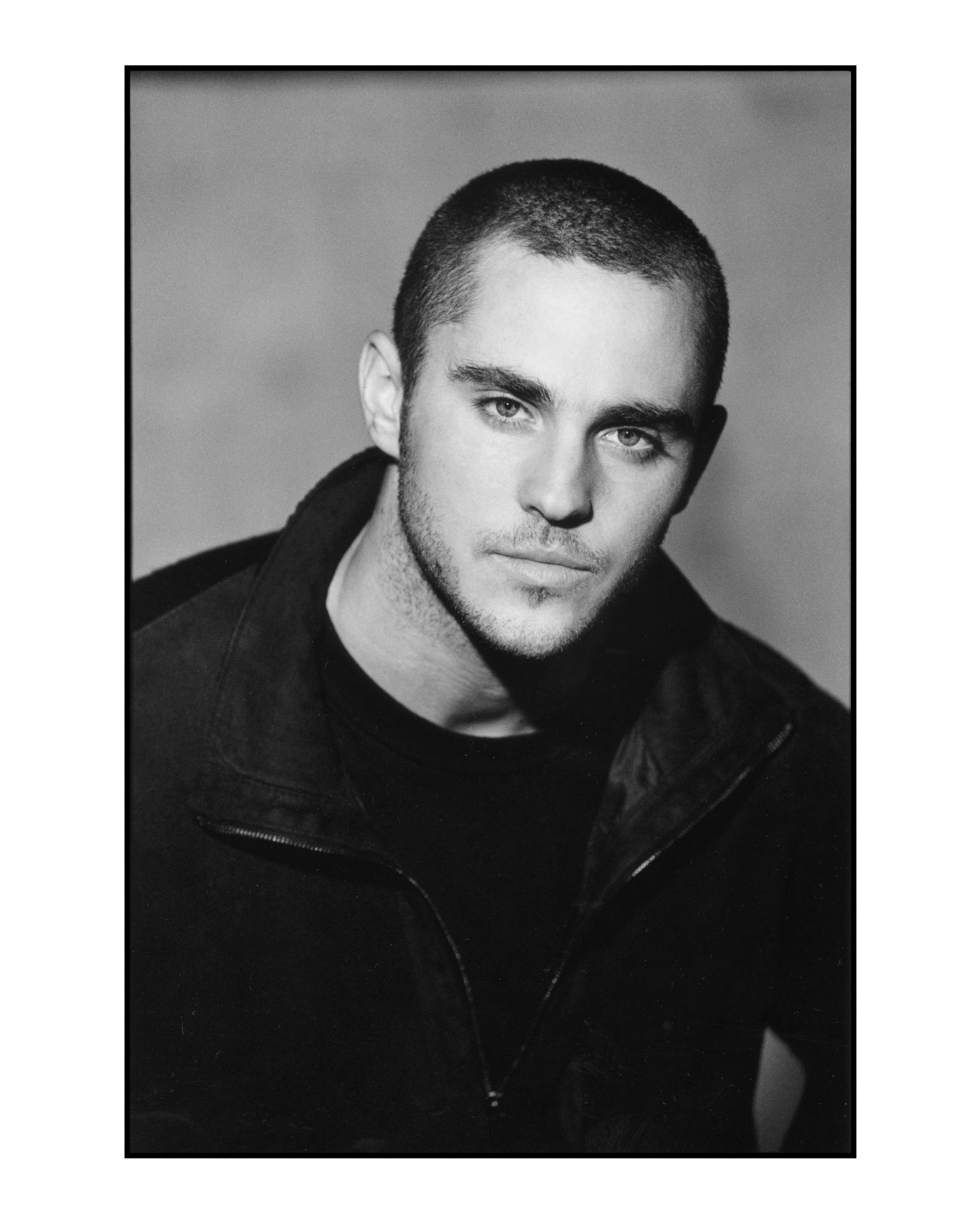 Фото - Дерек Мадьяр: 1640x2048 / 286 Кб