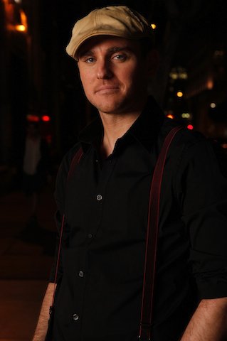 Фото - Дерек Мадьяр: 319x480 / 16 Кб