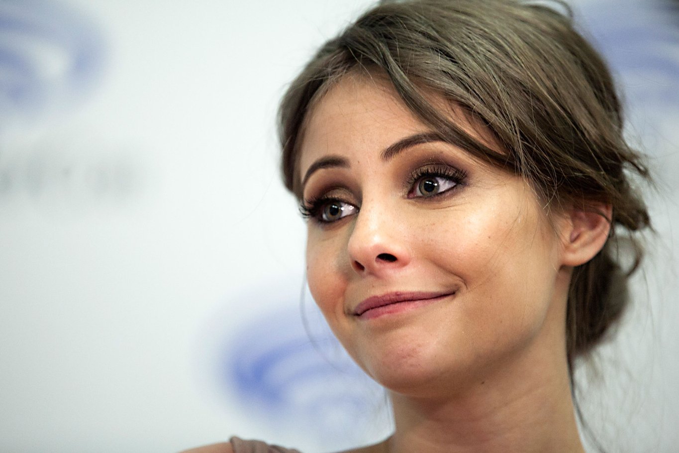 Фото - Уилла Холланд: 1365x910 / 141 Кб