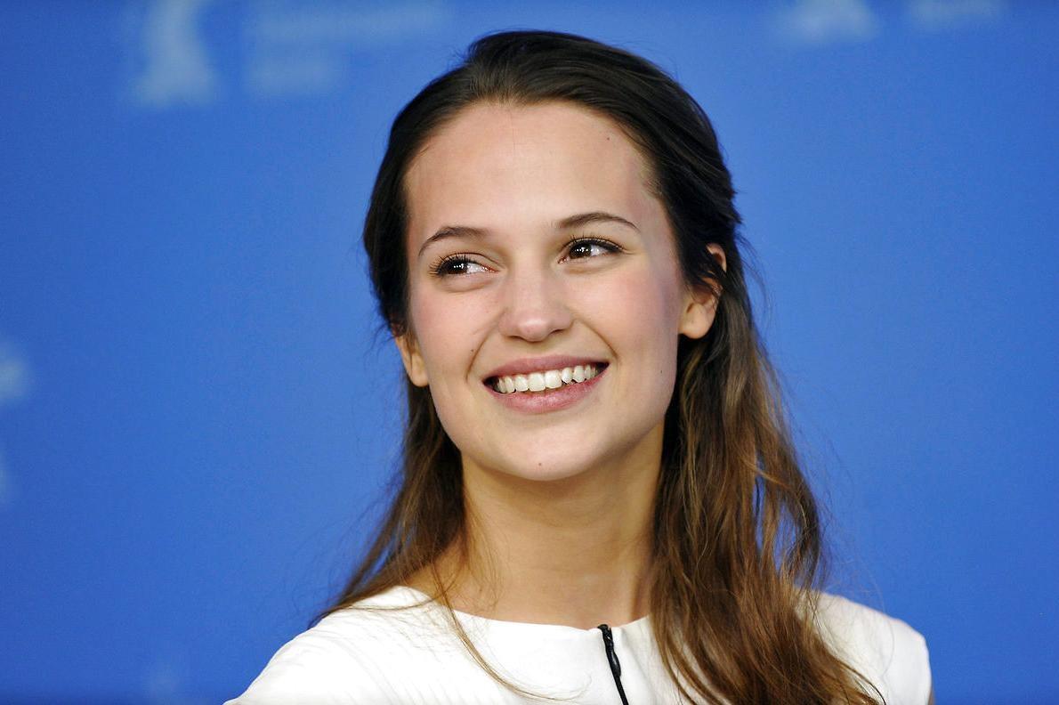 Фото - Алисия Викандер: 1190x792 / 75.92 Кб