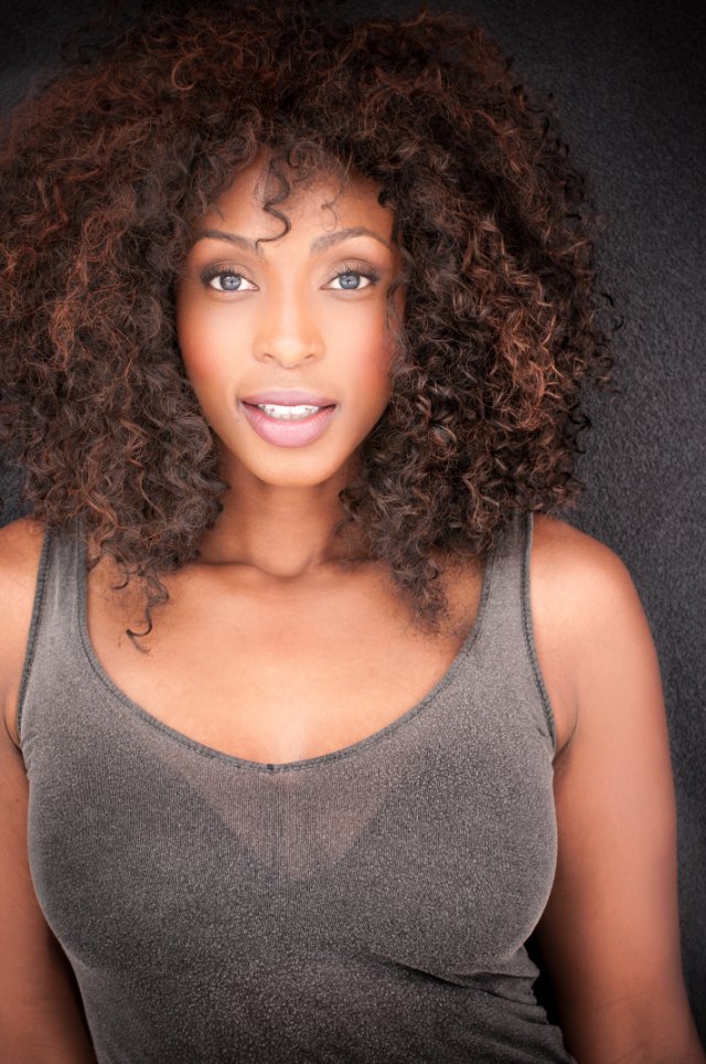 Фото - Лиза Берри: 640x964 / 129 Кб