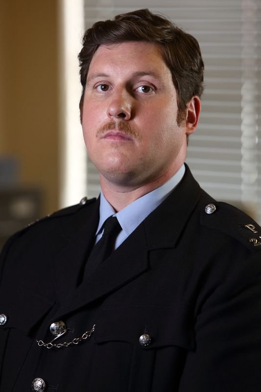 Фото - Симон Хаббард: 533x800 / 40 Кб