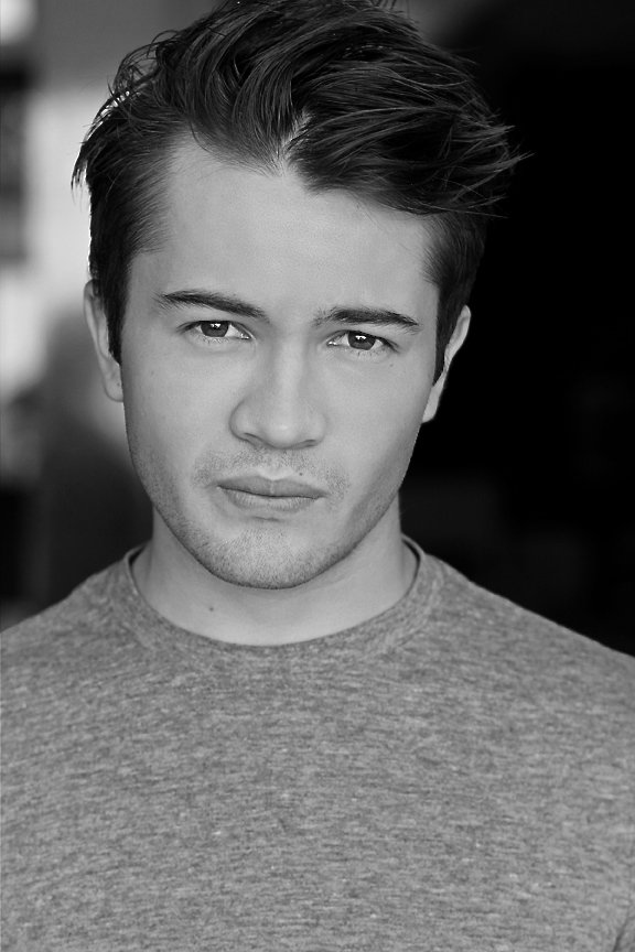 Фото - Тейлор Грэй: 576x864 / 73 Кб