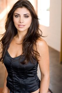 Фото - Джина Кантрелл: 213x320 / 14 Кб