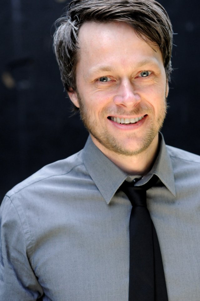 Фото - Лоуренс Шелдон: 640x964 / 79 Кб