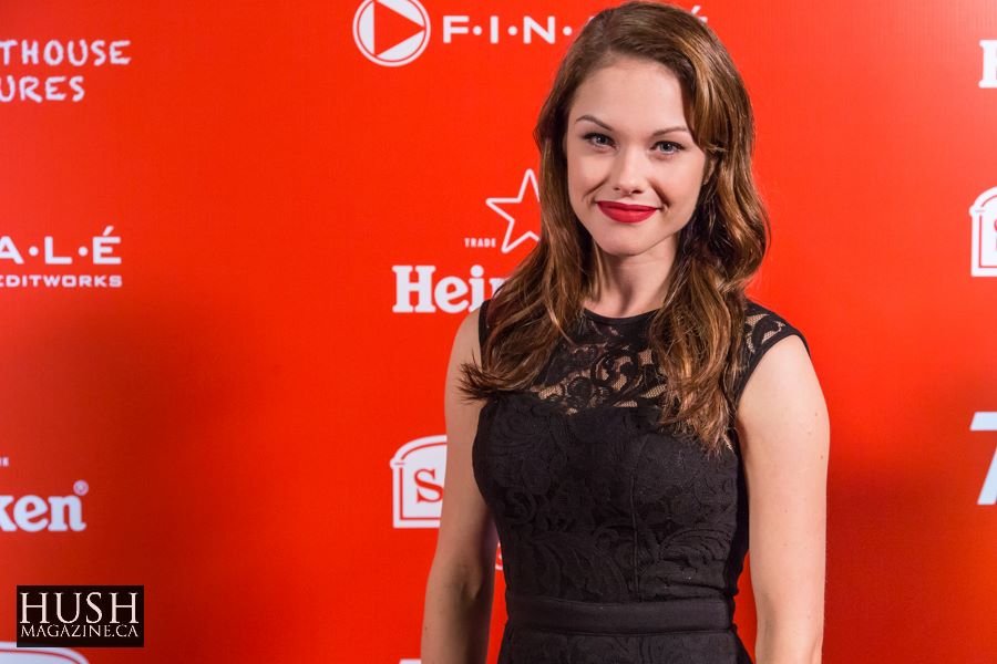 Фото - Стефани Беннетт: 900x600 / 65 Кб