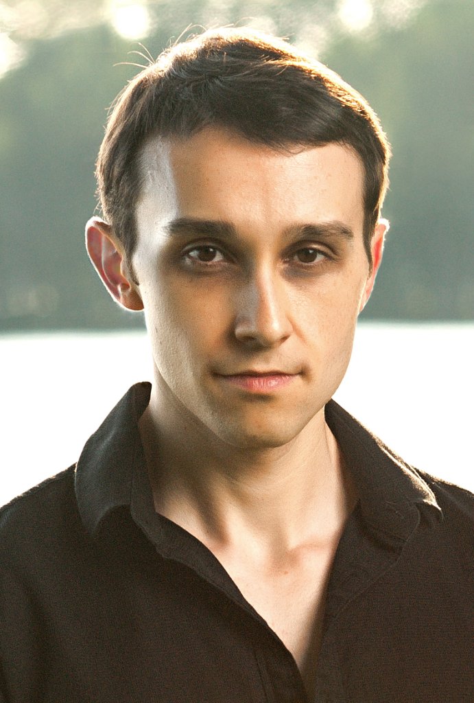 Фото - Максим Барзель: 691x1024 / 121 Кб