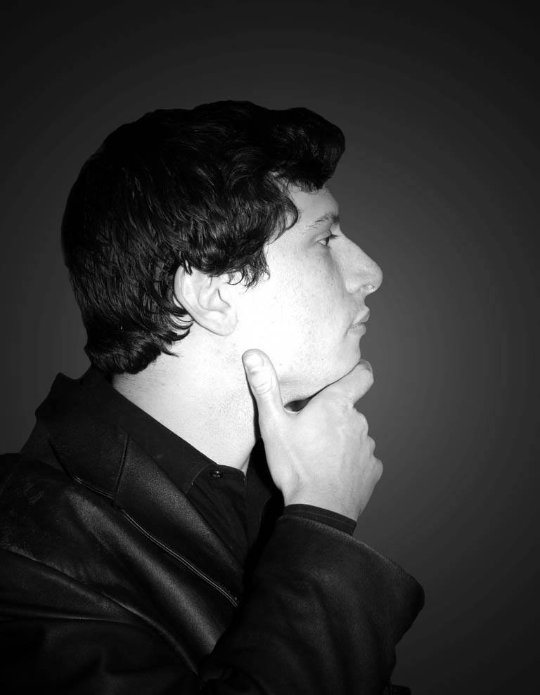 Фото - Кен Холмс: 768x989 / 50 Кб