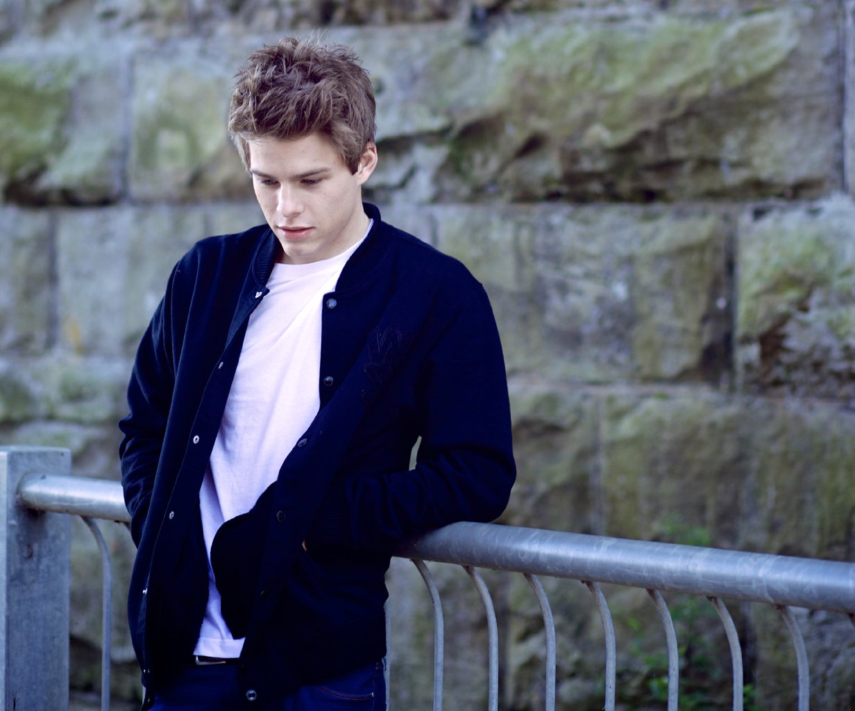 Фото - Джейк Мэнли: 1232x1024 / 141 Кб