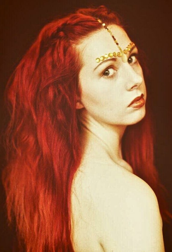 Фото - Ларисса Джонс: 571x837 / 61 Кб