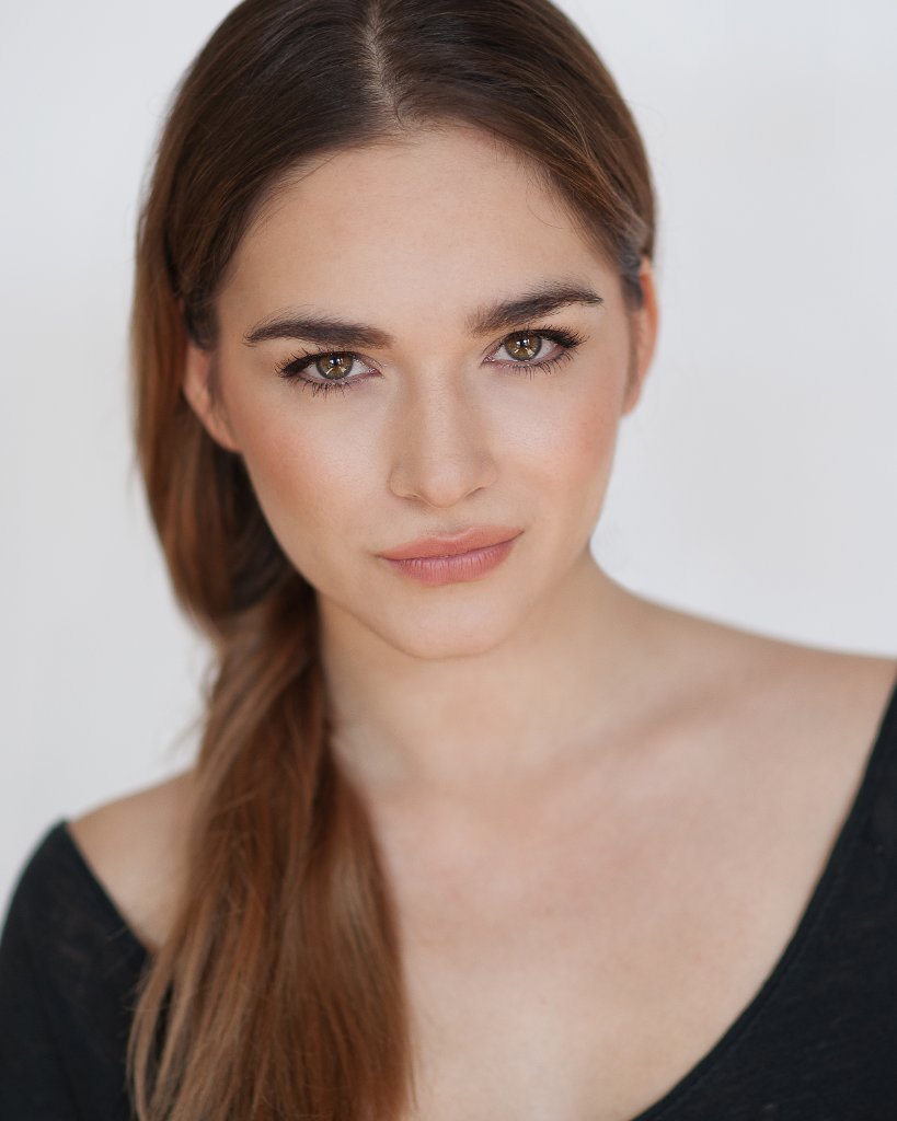 Фото - Эмануэла Постаккини: 819x1024 / 69 Кб