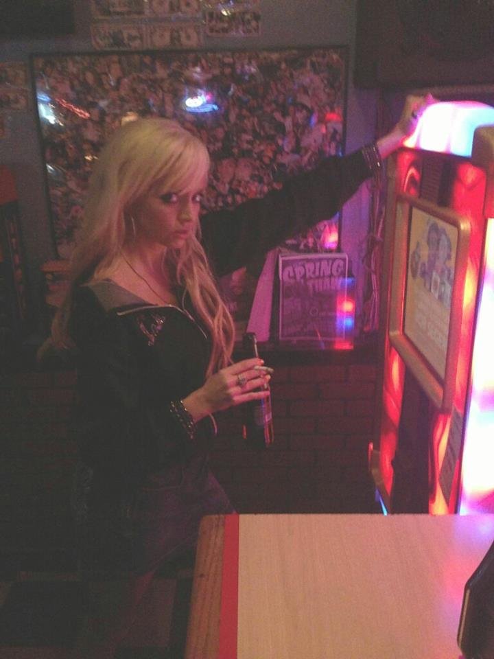 Фото - Анджела Кереч: 720x960 / 67 Кб