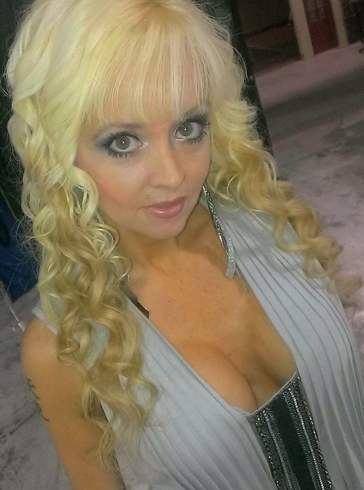 Фото - Анджела Кереч: 714x960 / 91 Кб