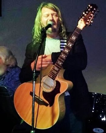 Фото - Брюс Пентон: 349x436 / 29 Кб