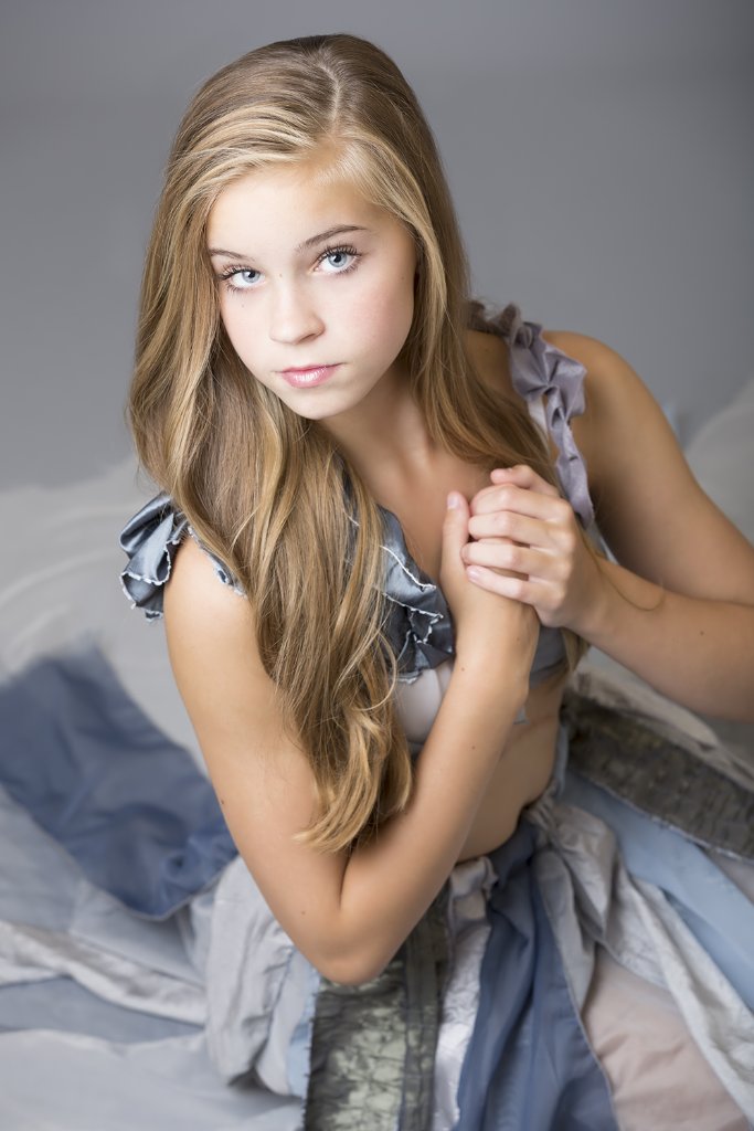 Фото - Алекса Блэр Робертсон: 683x1024 / 88 Кб