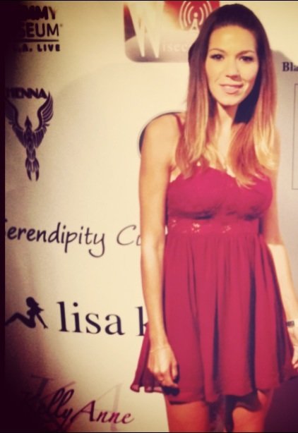 Фото - Romina Laino: 422x614 / 36 Кб