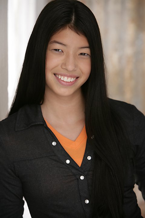 Фото - Riley Chai: 480x720 / 40 Кб