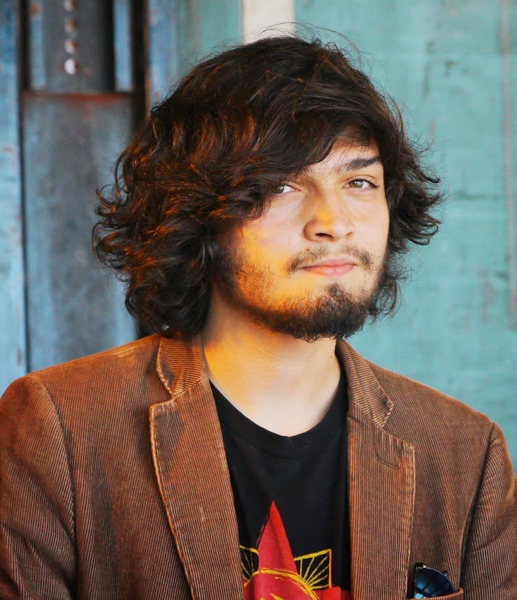 Фото - Давид Георгио: 740x859 / 121 Кб