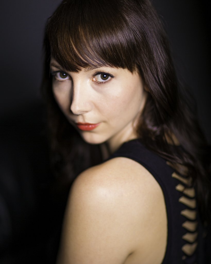 Фото - Эдриэнн Най: 819x1024 / 69 Кб