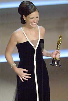 Фото - Джулия Робертс: 222x329 / 28.78 Кб