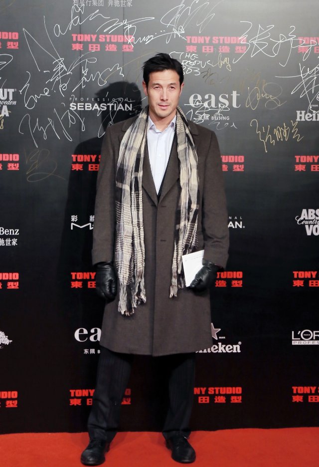 Фото - Даррен Э. Скотт: 640x936 / 99 Кб