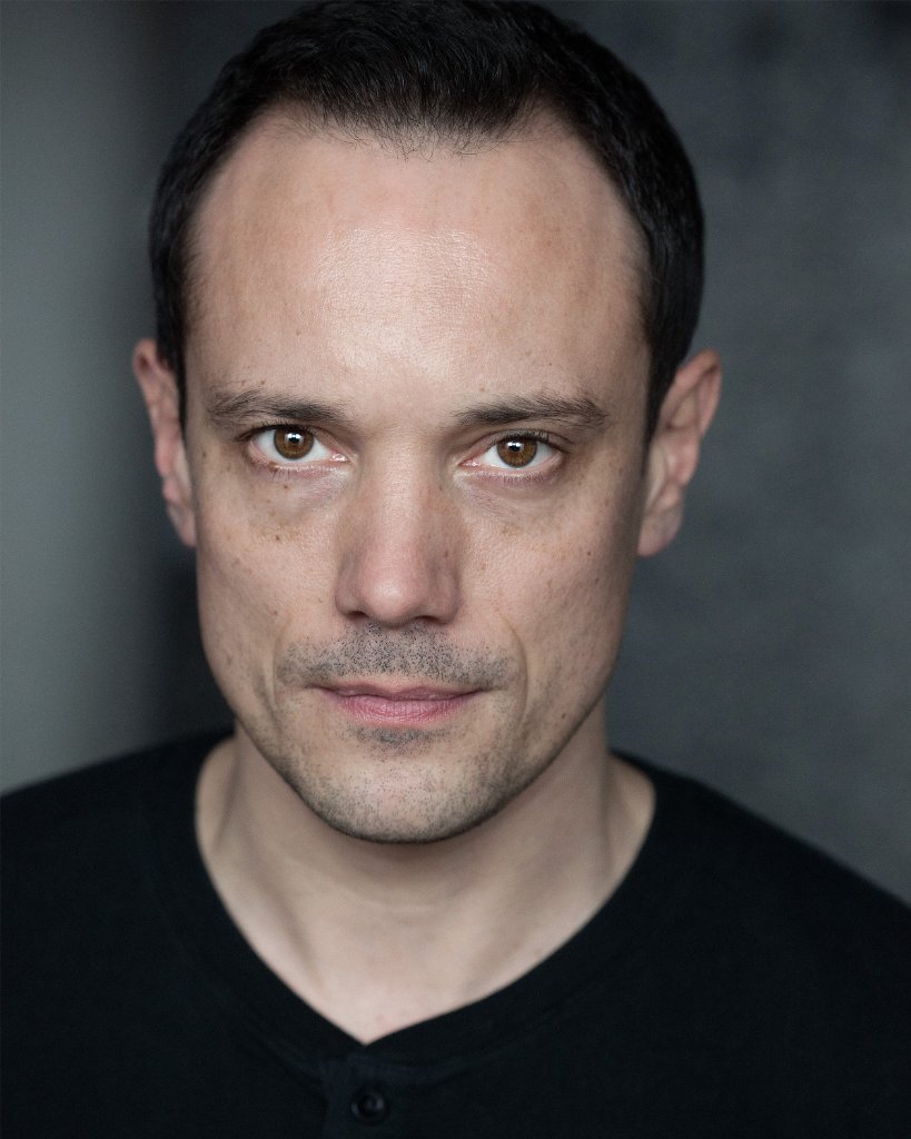 Фото - Дункан Поу: 819x1024 / 95 Кб