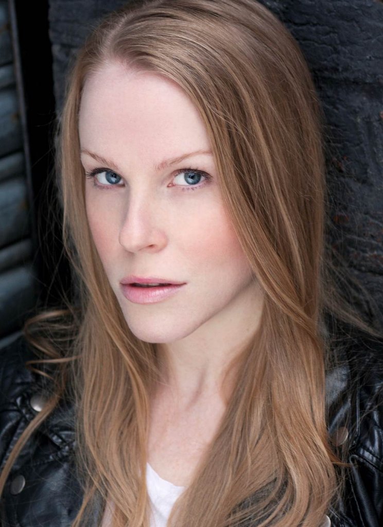 Фото - Эмма Майлс: 744x1024 / 118 Кб