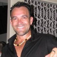 Фото - Дино Дос Сантос: 200x200 / 10 Кб