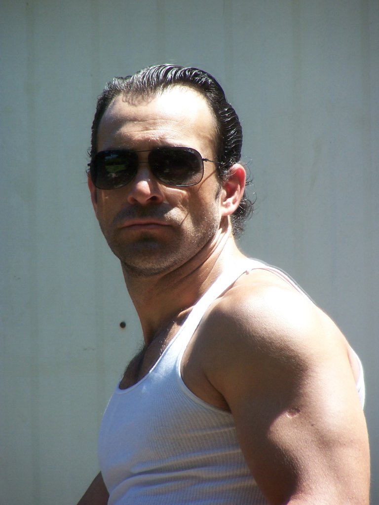 Фото - Дино Дос Сантос: 768x1024 / 86 Кб