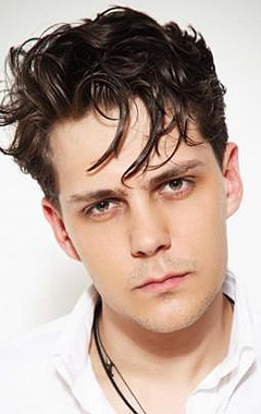 Фото - Милош Бикович: 240x380 / 37.29 Кб