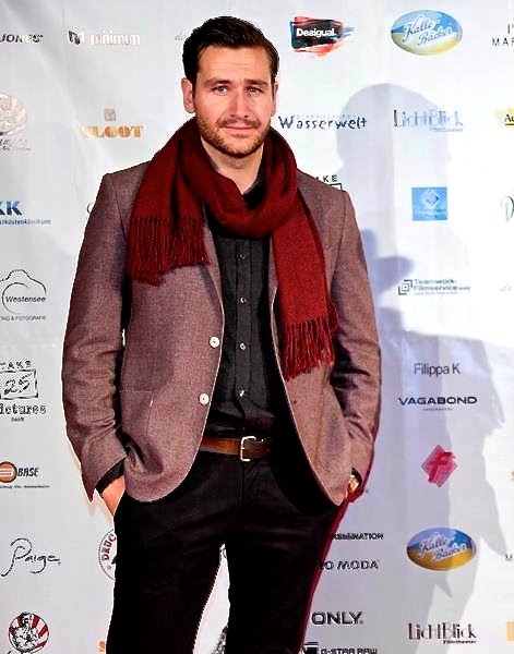 Фото - Майкл Эпп: 471x600 / 51 Кб