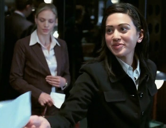 Фото - Ясмин Кази: 704x540 / 42 Кб