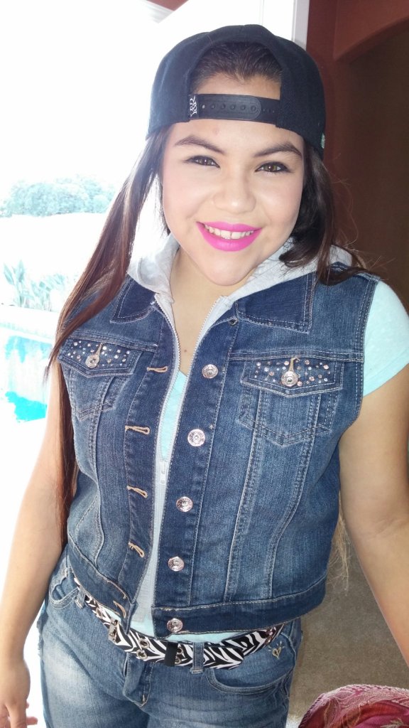 Фото - Тиффани Мартинез: 576x1024 / 122 Кб