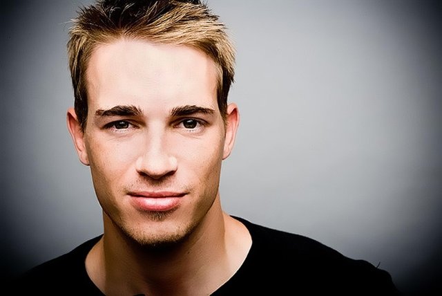 Фото - Девилль Ванник: 640x428 / 34.58 Кб