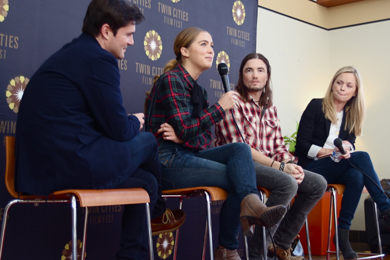 Фото - Хейли Лу Ричардсон: 1536x1024 / 174 Кб