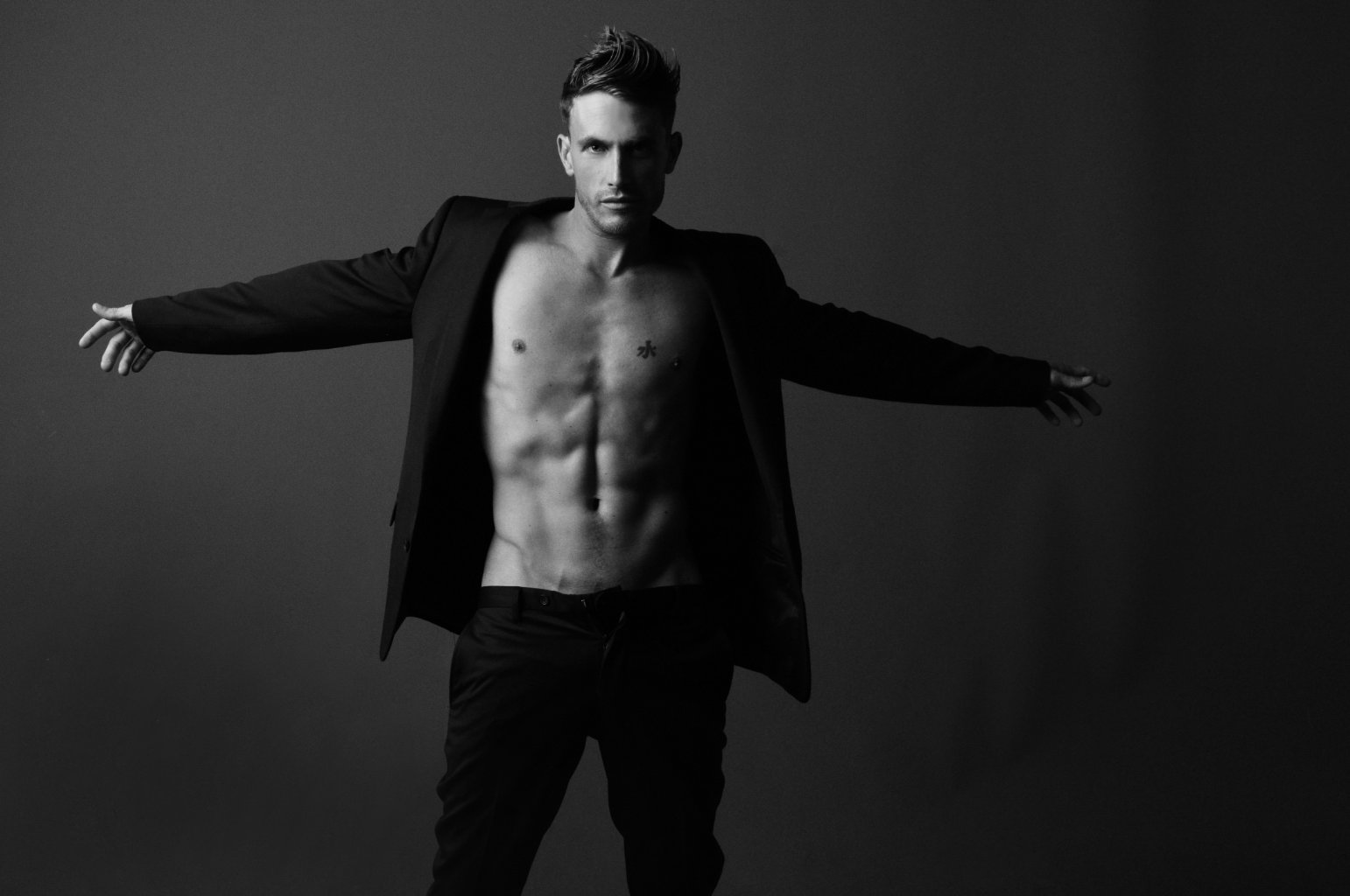 Фото - Корум Эллис: 1542x1024 / 94 Кб