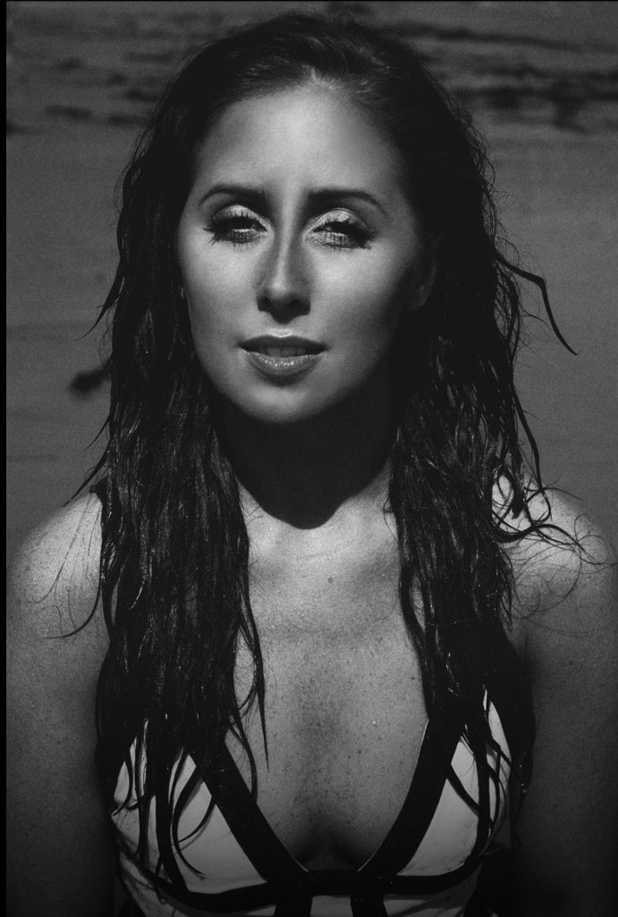 Фото - Айша Фрейзер: 691x1024 / 108 Кб