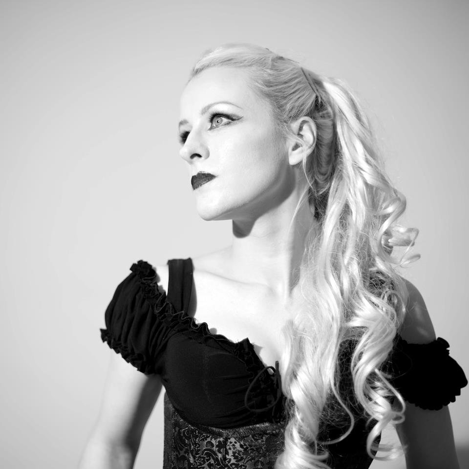 Фото - Клер Гризли: 960x960 / 74 Кб