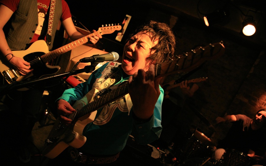 Фото - Томи Фудзияма: 900x563 / 135.08 Кб