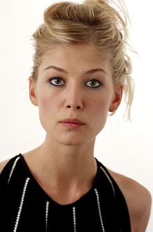 Фото - Розамунд Пайк: 220x334 / 24.65 Кб