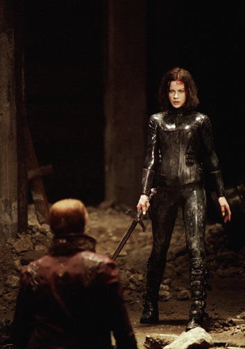 Фото - Кейт Бекинсейл: 354x504 / 27 Кб