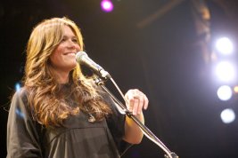 Фото - Мэнди Мур: 267x178 / 11 Кб