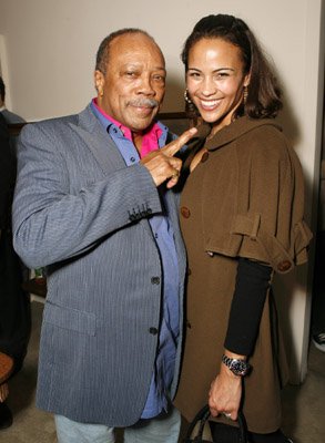 Фото - Пола Пэттон: 293x400 / 27 Кб