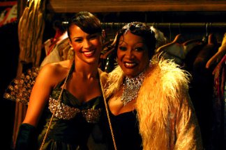 Фото - Пола Пэттон: 324x216 / 22 Кб