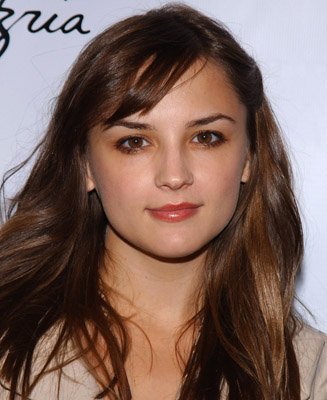 Фото - Рейчел Ли Кук: 327x400 / 31 Кб