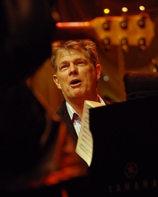 Фото - Дэвид Фостер: 321x400 / 17 Кб