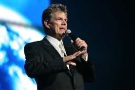 Фото - Дэвид Фостер: 267x178 / 9 Кб